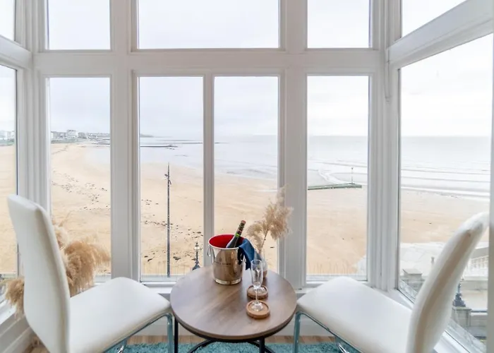 The Samphire Suite By Margate Suites
